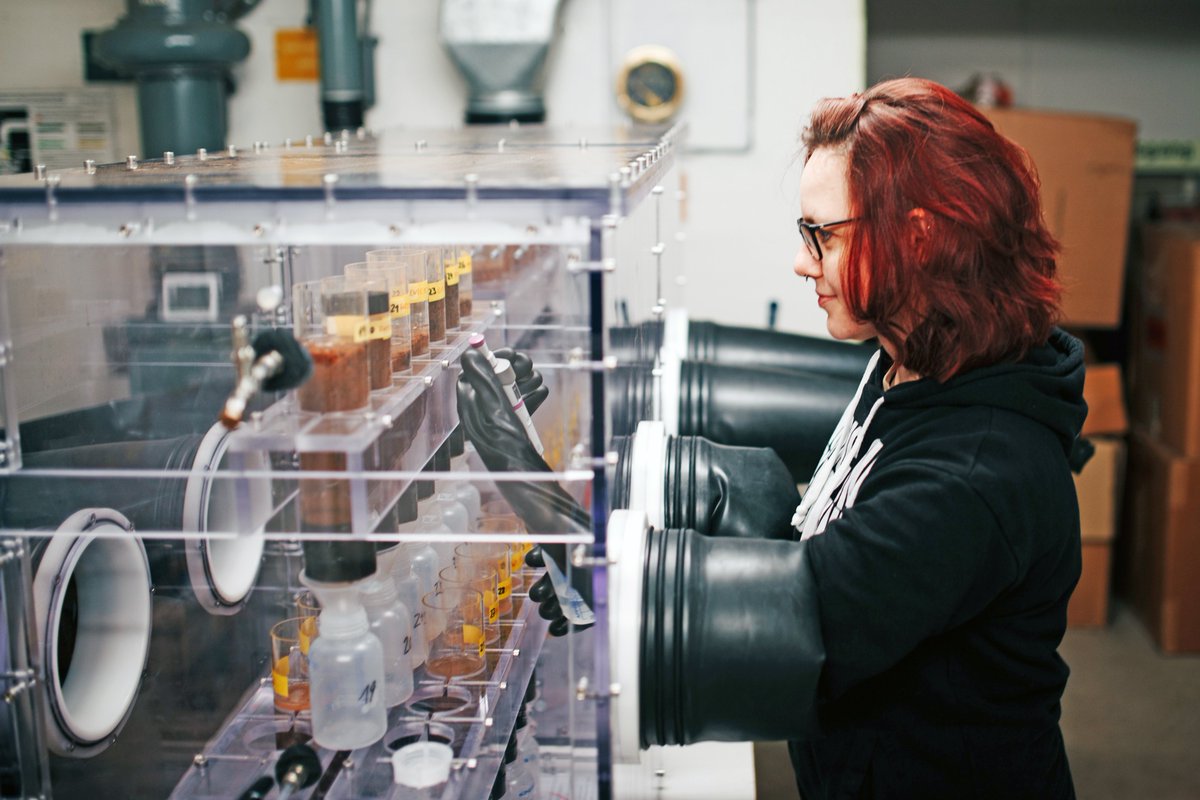 🌱Our PyMiCCS column experiments have started⛰
 
#enhancedweathering & #biochar remove #CO2 from the atmosphere. How can we best combine the 2 #CDR methods? 
CDRterra researchers @MEVorrath & @tahhco2 have launched their 1st experiment @CENunihh👏🏾.
👇🏾
linkedin.com/feed/update/ur…