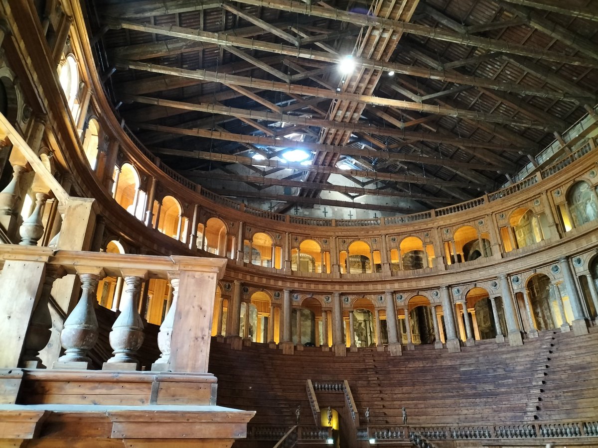 MarcoBombagi's tweet photo. Scatti dall'imponente complesso @PilottaParma, simbolo dei #Farnese e della città di #Parma , e scrigno di molteplici luoghi d'#arte e #Cultura: dal #teatro Farnese alla Galleria Nazionale di Parma, fino al #Museo archeologico Nazionale e alla #Biblioteca Palatina. #ScrivoArte https://t.co/uQXgku59KL