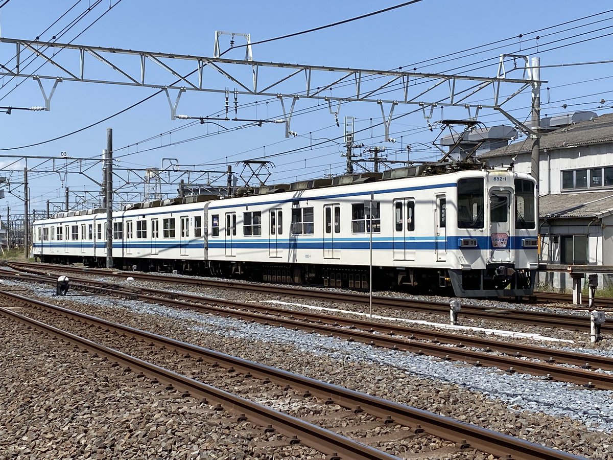 BJhqsiCSjEgsdkr's tweet photo. HM付けて日向ぼっこ
#東武鉄道
#852F
#交通安全運動 https://t.co/GdnlKnbNNd