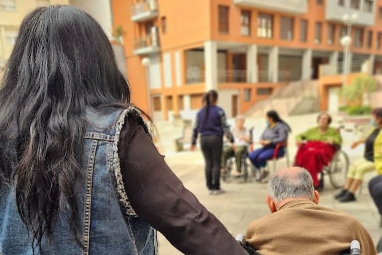 grupo_ssi's tweet photo. Formación en atención sociosanitaria en instituciones - #LanBerri: salida al centro de #Barakaldo
Nuestro alumnado participa en las actividades de gimnasia, en apoyo al equipo terapeuta
📌 Silver Economy Eskola #SEEK #Meatzaldea #Ezkerraldea
@BizkaiaSocial #GrupoSSI #SSILana https://t.co/J9CdbJRNKe