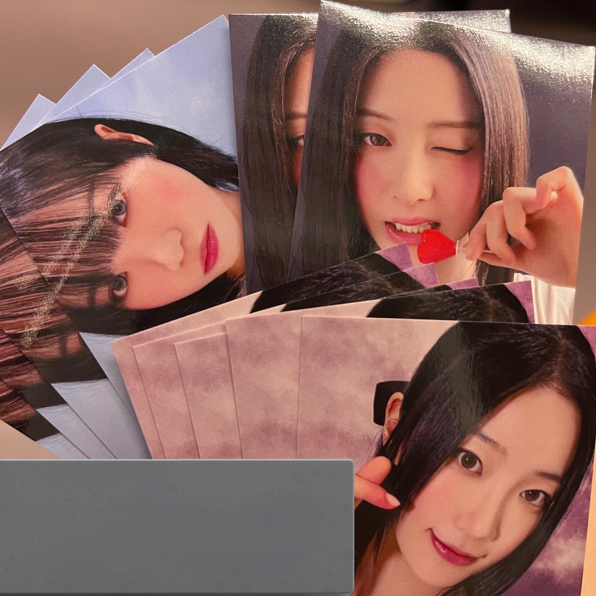 ut_fuc's tweet photo. lesserafim トレカ ラキドロ 交換

求 HMV タワレコ サクラ ウンチェ
HMV ユンジン 全メンバー〇
HMV ステッカー

譲 チェウォン ユンジン カズハ
タワレコ ステッカー

可能な方はご連絡ください🙇 https://t.co/FFMFBxztd7