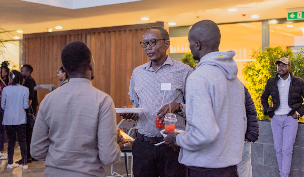 AnzaVillage's tweet photo. "Networking is not just exchanging business cards, it's about creating lasting relationships"
Success in business is not just about what you know,but who you know.💪🏼
#membersnight #anzavillage #networking #startups #Entrepreneurship https://t.co/cWiNRQvgdS