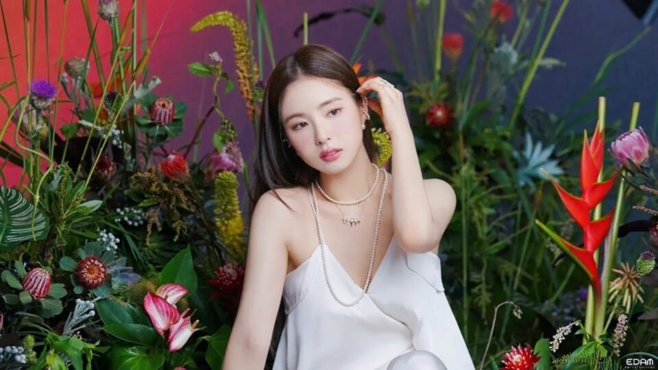 RollingStoneIN's tweet photo. #ActorYouNeedToKnow: The alluring #ShinSekyung has seamlessly evolved from a well-known child artist to a well-regarded Korean actress, readily flitting between myriad characters and stories.
Read: https://t.co/93092qHlmC https://t.co/tFVEaAbnUZ
