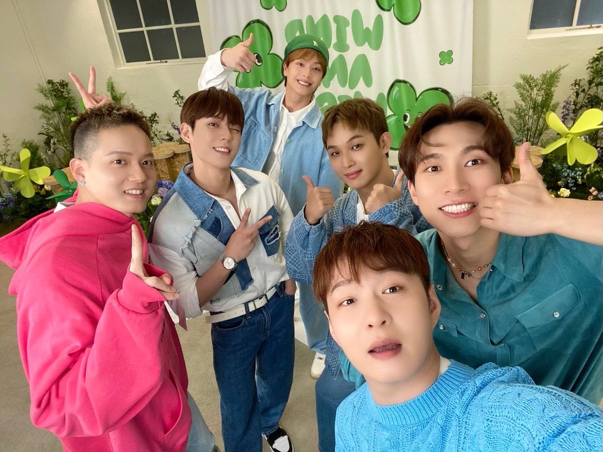 OFFICIALBTOB's tweet photo. [📸] 비투비 (BTOB) 12th Mini Album [WIND AND WISH] COMEBACK TALK

[WIND AND WISH]로 행운과🍀 행복을💙 잔뜩 들고 나타난 비투비! 
멜로디! 준비됐어요!? 비투비는 준비 완료 - ✨

#비투비 #BTOB
#WIND_AND_WISH #나의_바람 https://t.co/taC6p1K01D