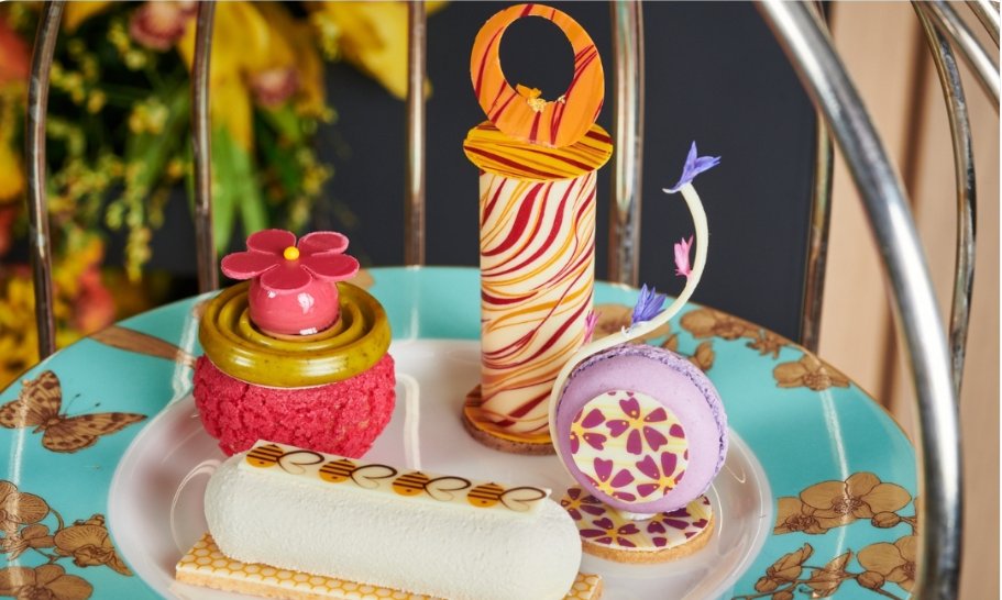 Check out this exquisite seasonal afternoon tea collection by the Pan Pacific London. With the coronation coming up this weekend, and our customers working hard producing their celebratory collections, here is a bit of inspiration for you. homechocolatefactory.com/SFNT.html