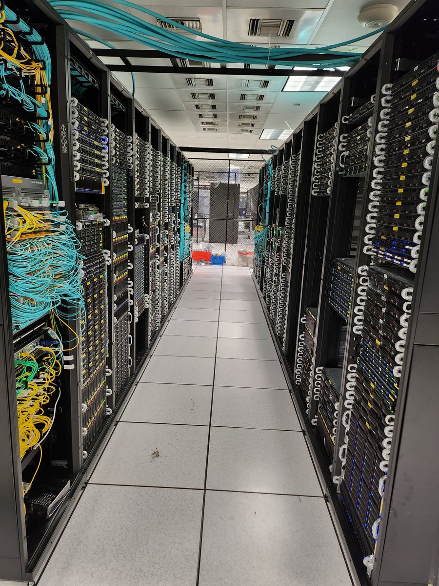 New cage of CDN77 servers in Los Angeles live.

3,6 Tbps active external internet capacity via only 400 Gbps links.

Direct n x 100 Gbps backbone to Tokyo, Chicago and Dallas.