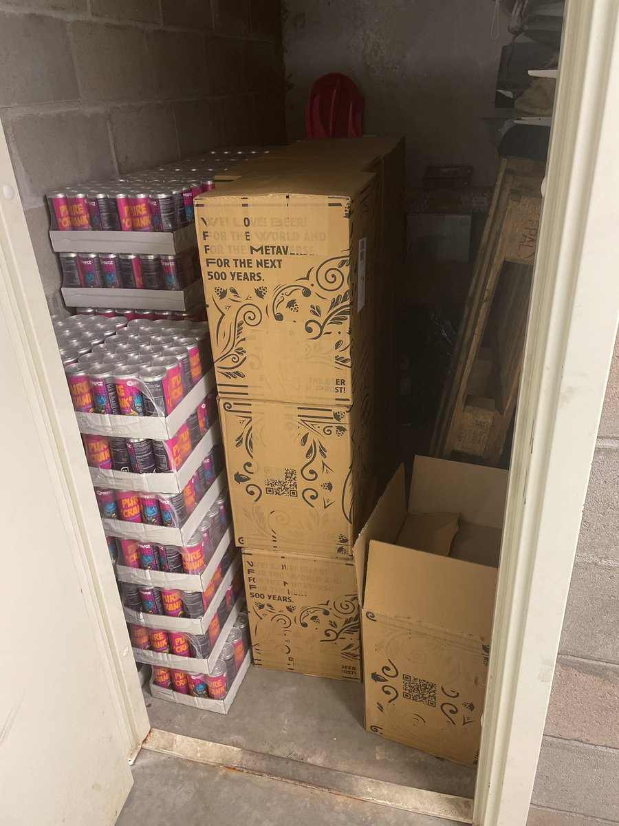 The BEER is REAL... 🍌

Thank you, <a href="/metabrewsociety/">MetaBrewSociety</a> for being a partner for @NFTTallinn!