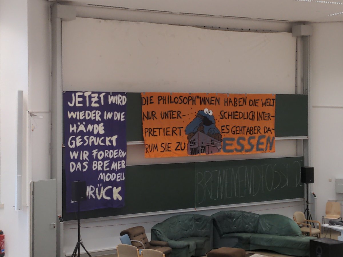 Mit dem Mai beginnen die Besetzungen von <a href="/endfossil/">End Fossil International</a>

In Deutschland sind aktuell Unis in Münster, Regenburg, Bremen &amp; Erlangen besetzt.
Während sich die Klimakrise verschärft, können wir nicht in der Vorlesung sitzen. Climate Action Now!

#MayWeOccupy
Pic: climatejustice.global/@kruemelmonster