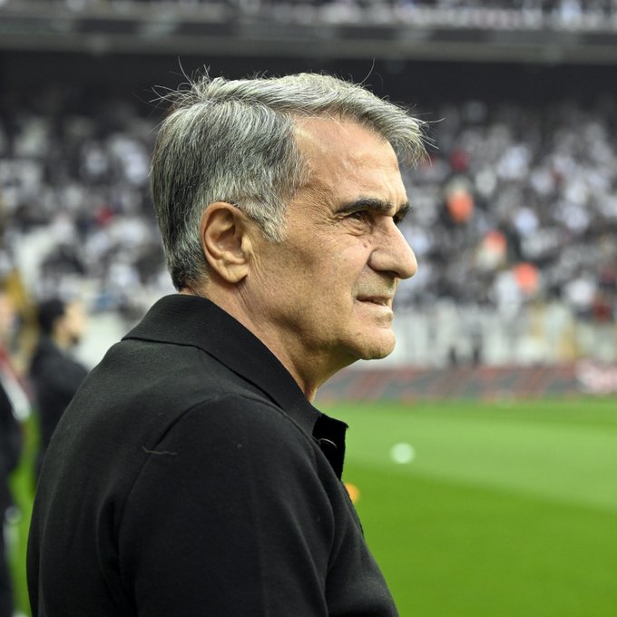 Şenol Güneş: "Bizim birbirimizle oynadığımız maçlar şampiyonlukla eşdeğer. Biz rakiplerimizi yendik ama şampiyonluk şansını henüz yakalayamadık. Geriden gelen bir takım olarak üçüncüyüz. Sonuçlardan mutluyuz ama bulunduğumuz yerden mutlu değiliz." (Sabah)