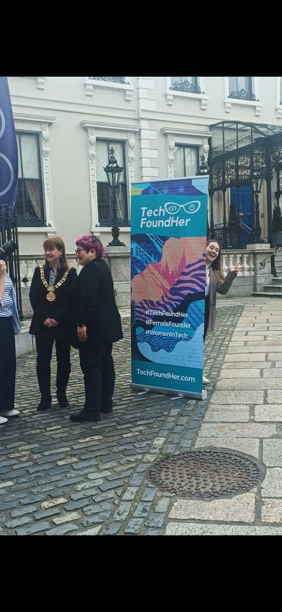 StaceyConnolly_'s tweet image. What PR really is. 

Fantastic turnout for the inaugural #TechFoundHer Bootcamp