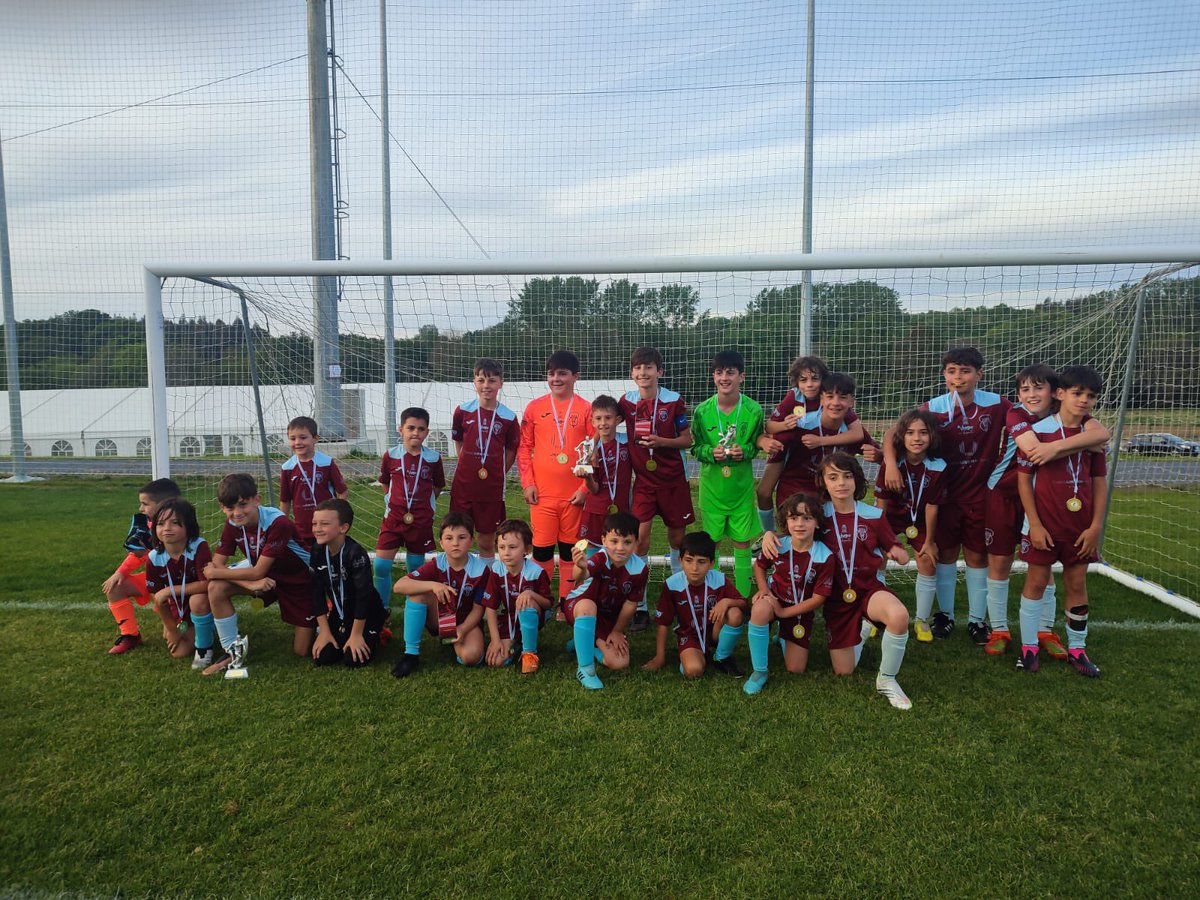 S.D. Viveiro (@sd_viveiro2012) on Twitter photo Esta ponte de maio disfrutamos do I torneo de Pol organizado polo <a href="/maristaslugo/">Maristas Lugo</a> . Gracias por contar con nós! Bo traballo de todos! Querendo tamén dar a noraboa aos nosos pais/nais e damáis familia polo seu comportamento, apoio e actitude durante todos os días! #familiaSD Esta ponte de maio disfrutamos do I torneo de Pol organizado polo <a href="/maristaslugo/">Maristas Lugo</a> . Gracias por contar con nós! Bo traballo de todos! Querendo tamén dar a noraboa aos nosos pais/nais e damáis familia polo seu comportamento, apoio e actitude durante todos os días! #familiaSD