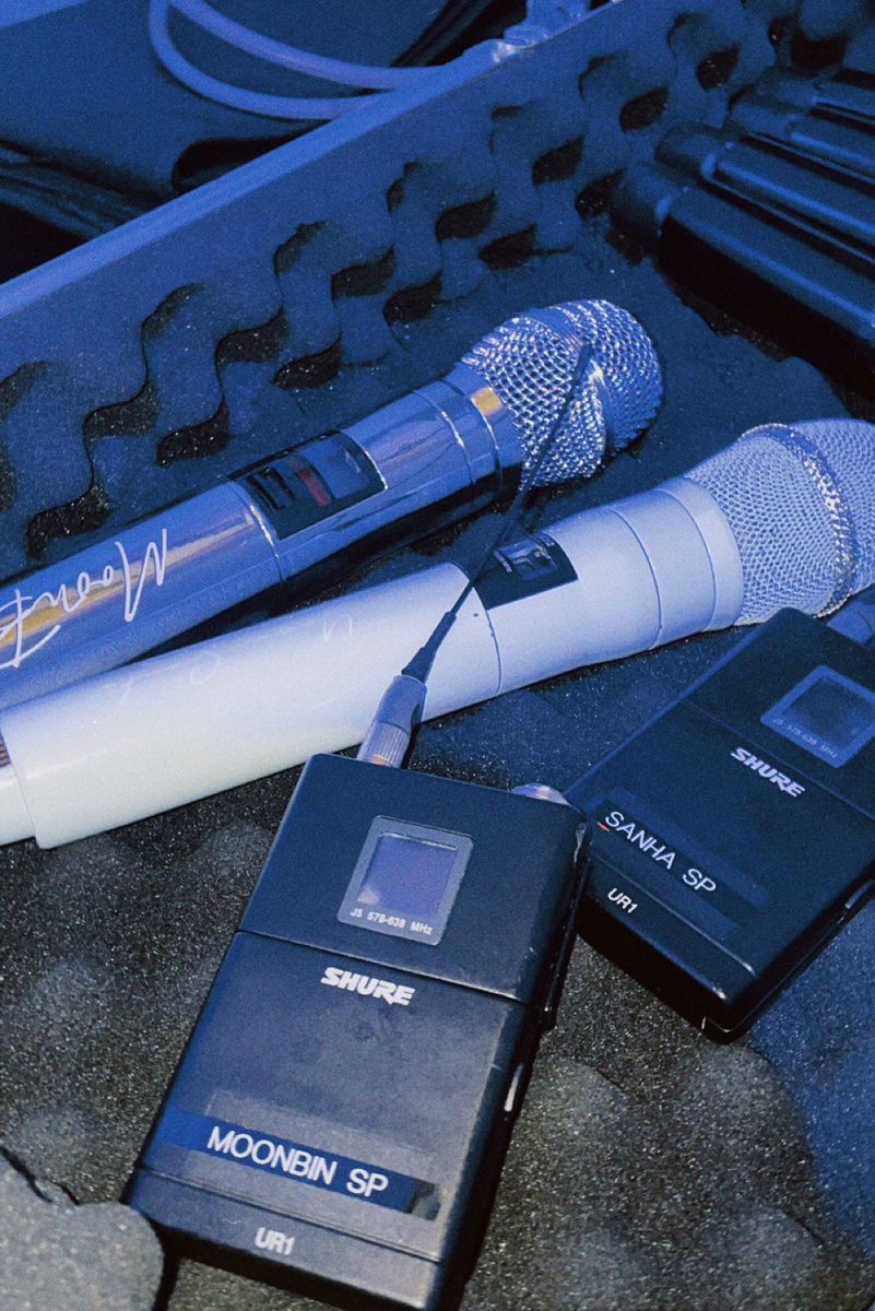 arohacaratttt's tweet photo. Your mic’s gonna miss it’s owner😭 imy bin-ah https://t.co/naYRSWTxYV