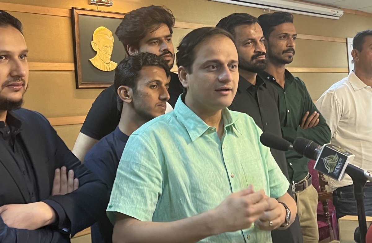 SikanderBalouch's tweet photo. MoU signing ceremony held between University of Karachi and Italian University, Attended by Barrister @murtazawahab1 Law Adviser of #SindhGovt as a special guest along with 
Italian Consul General @danilogiurdanel 
VC Karachi University and faculty members were also present. https://t.co/TPPh7PV6WG