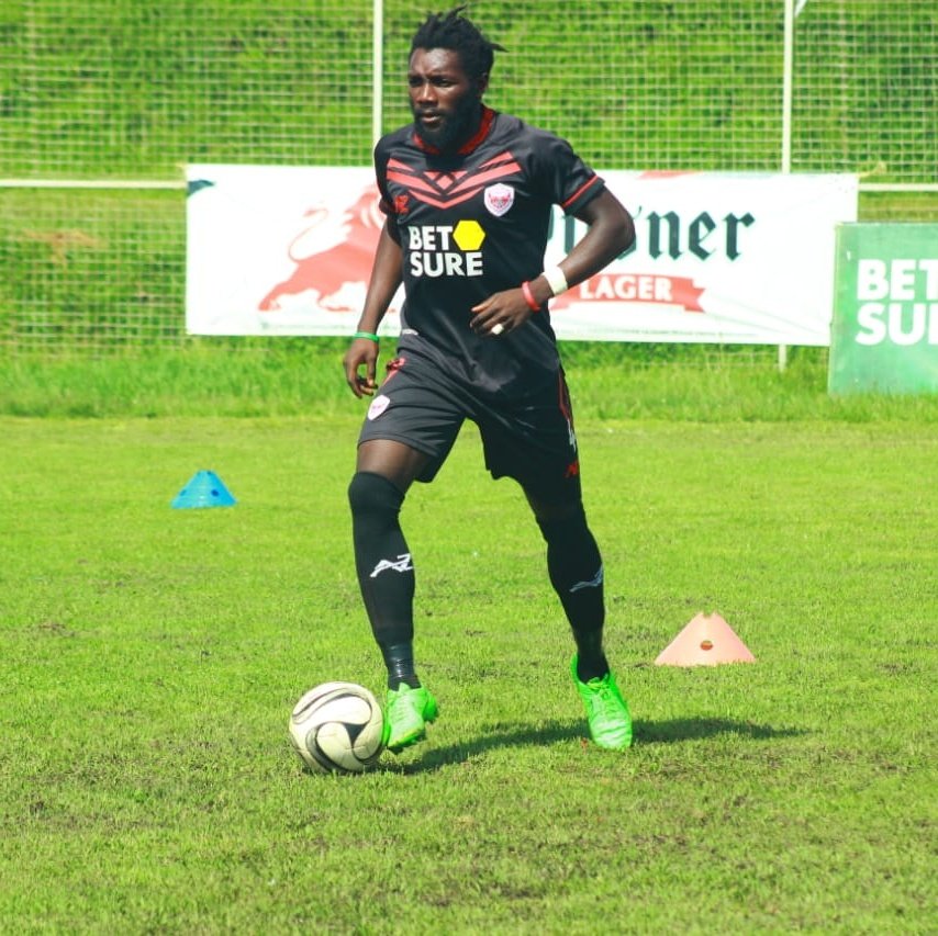 DerrickNgobi05's tweet photo. New Month, Week, Ambitions Remain Firm!! 
@DerrickNgobi05 📌 #fufa #upl

@ExpressFCUganda #theredeagles🛑🦅🙏!! https://t.co/P8EDOtLUmv