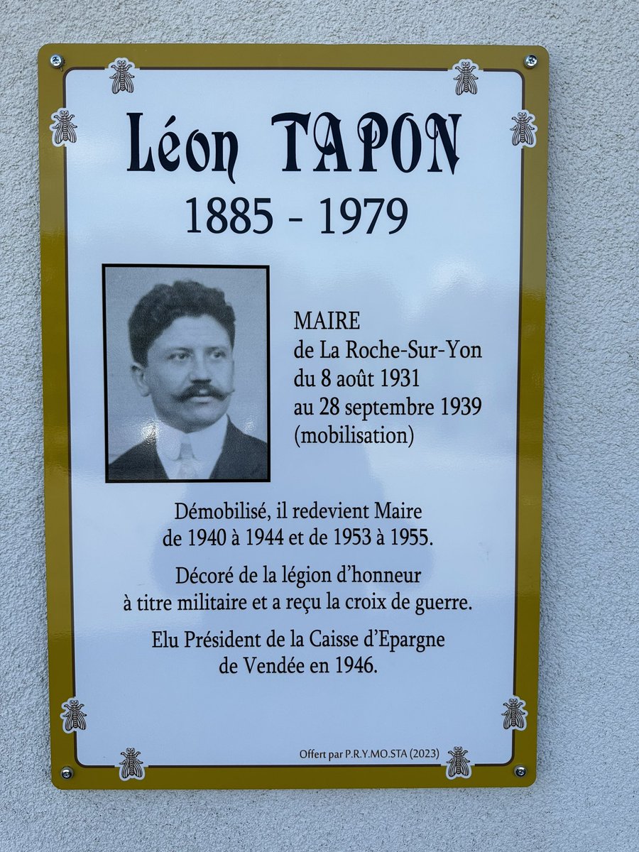 Lucbouard's tweet photo. Dévoilement de la Plaque de #Prymosta à la résidence Léon TAPON @larochesuryonfr Maire de La Roche-sur-Yon de 1931 à 1939, puis de 1953 à 1955, Léon TAPON avait pour ambition de moderniser et d’embellir notre ville. https://t.co/XBcspy9nUs