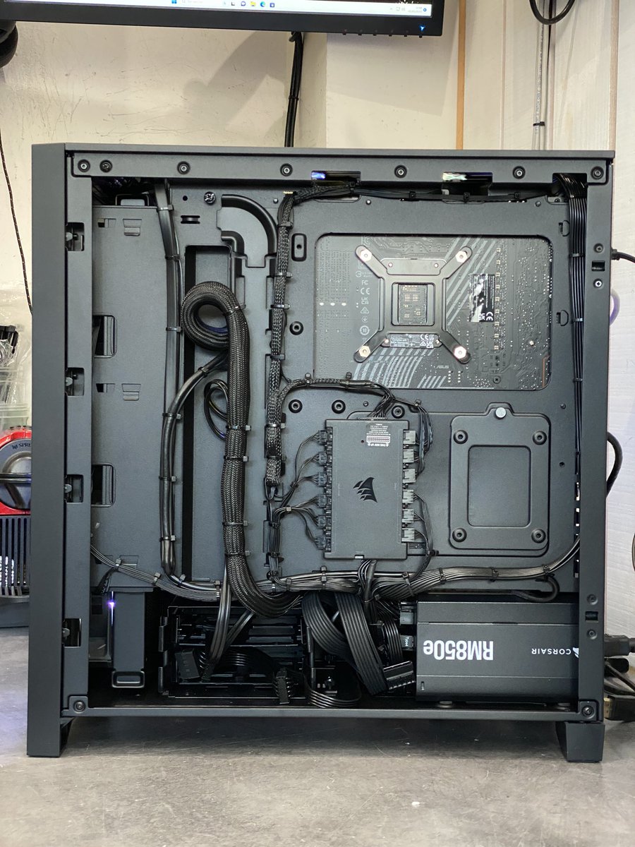 DvnXTR's tweet photo. #Corsair #CableContest https://t.co/7DrE1pkbGI