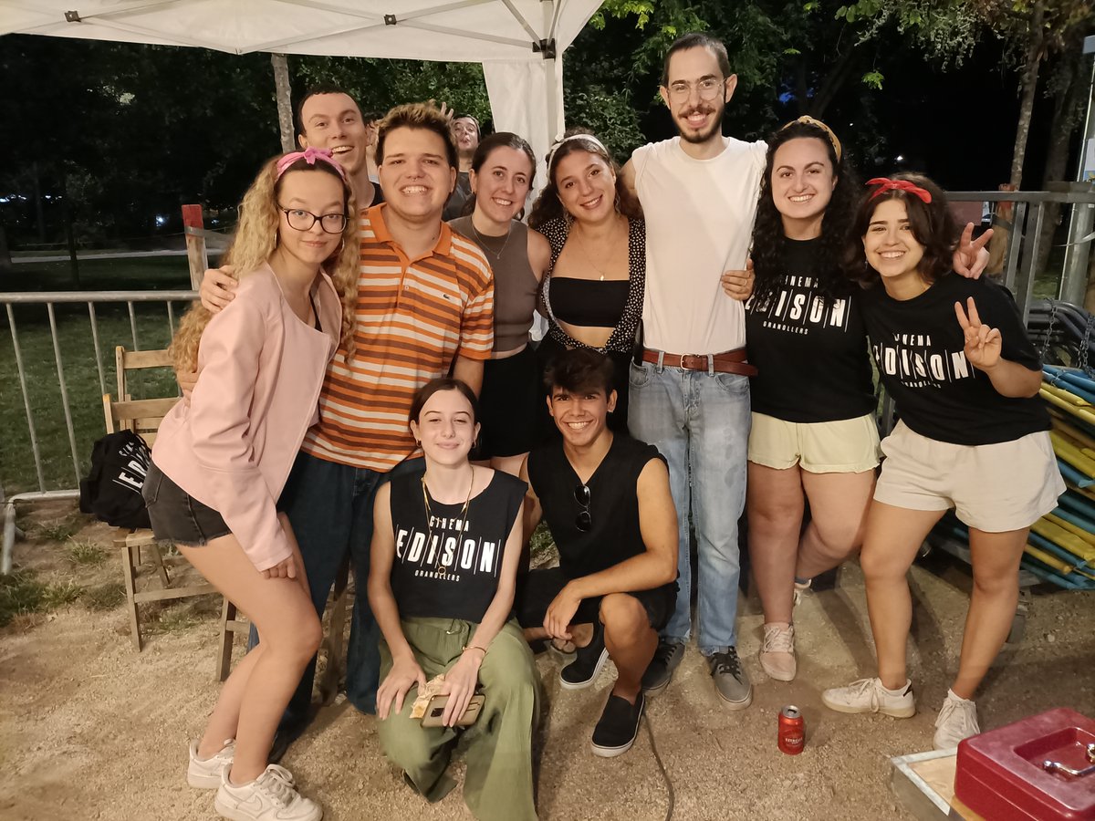 edisoncinema's tweet image. 🏖 Vols programar el #Cinemafreshhh!?
Ells són membres de la #CridaEdison i l'any passat van programar l'última sessió del festival amb "Grease".
Vine a programar el #Cinemafreshhh
🗓 Dimecres 10 de maig
🕧 18:30h
📍 Cinema Edison
#Granollers #Programacio #Cinema