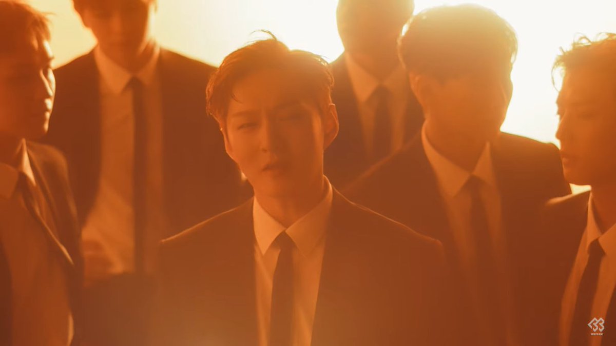 ilhoonsubi's tweet photo. THIS LEE CHANGSUB 😭 SUBBIE'S SO ATTRACTIVE https://t.co/yU45b8iTbY