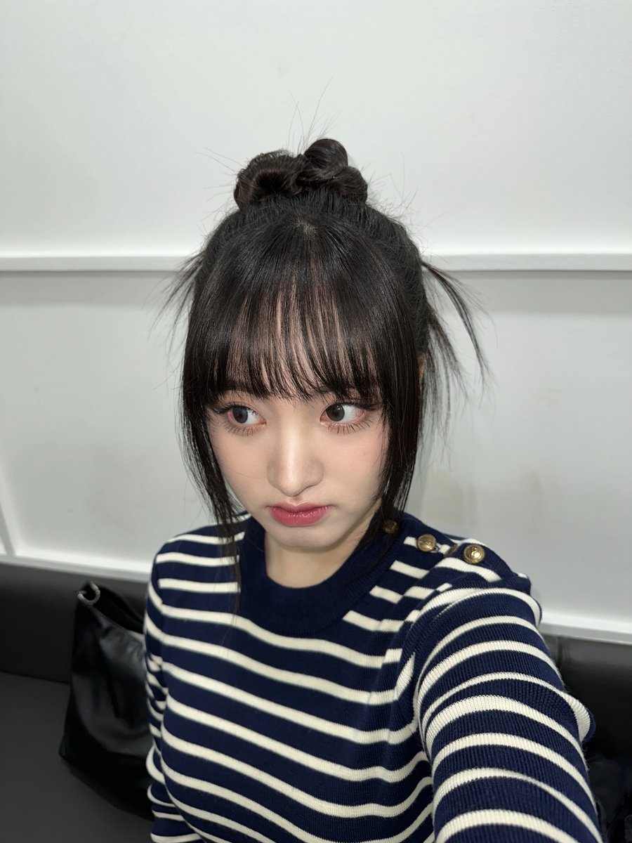 IVE_twt's tweet photo. 얼룩말🦓🖤🤍🖤🤍

#IVE #아이브 #LIZ #리즈 https://t.co/OVb4HNfGlm