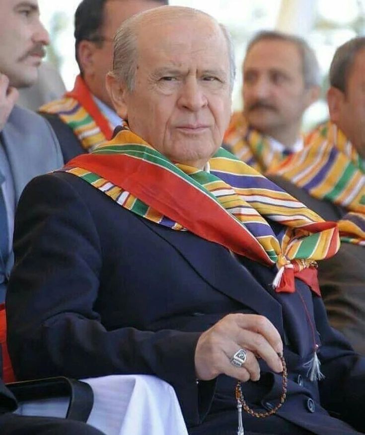 Ne Apo'nun Piç'ine
Ne Fethullah'ın Köpeğine
Ne Amerika'nın Şirketine

Her Gün Birini, Bir Gün Hepsini 🇹🇷🤘

Dualı Davamızın Bilge Lideri Devlet Bahçeli