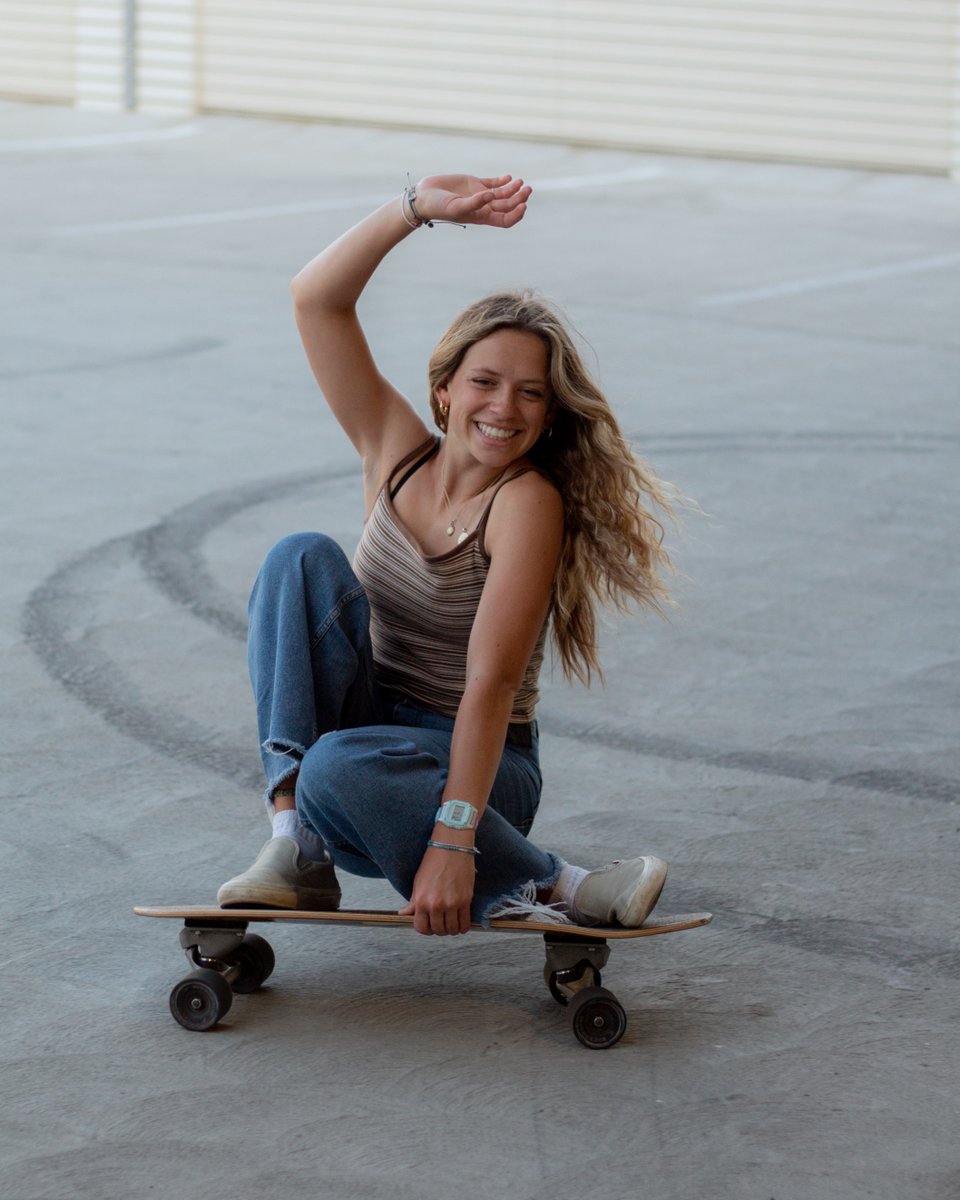 freestyle_watch's tweet photo. let the good times roll with @freestylewatches ⚡🛹✌️   
🦈: Trippy Turtle Aqua
📸: @tyllerkaylene @emily.g.photos

_
#timetoskate #skatelife #longboard #surfwatch #digitalwatch #watchlove #watchgram #myfreestylewatch #sharkwatch #longboard #skate https://t.co/lvYWEOq0Zu https://t.co/nwr81Idu05
