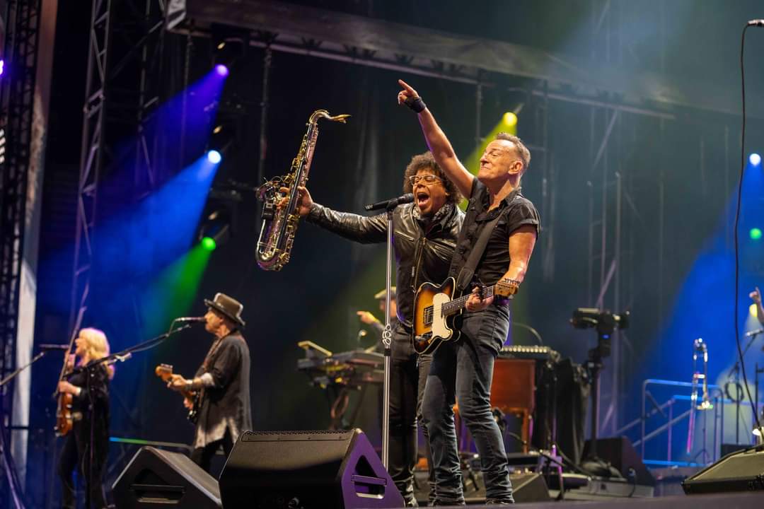 Back from two shows in Barcelona, the kneeslides are long gone, the setlist is more structured than previously but at 73 years old <a href="/springsteen/">Bruce Springsteen</a> is still putting on three hour shows that make me feel like 16 again. Two days to recover then off to Dublin!
Photos by Rob DeMartin