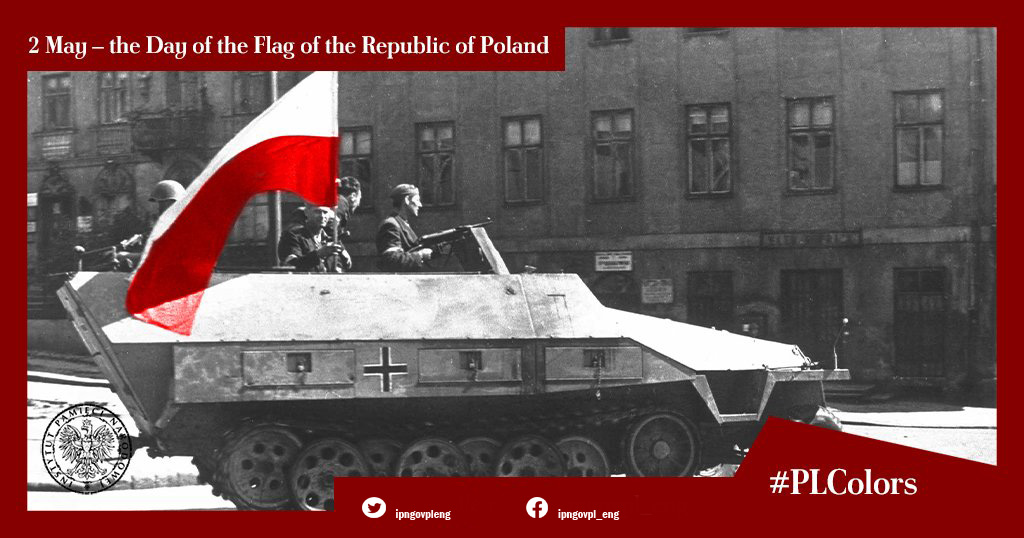 ipngovpl_eng's tweet photo. During the #WarsawUprising, the insurgents captured German Sd.kfz. 251/3 armoured half-track. Here with a Polish Flag, it’s moving through the streets of Warsaw in August 1944. The vehicle was used in two failed attacks on the Warsaw University held by the Germans. #PLColors https://t.co/7eio1yyCEZ