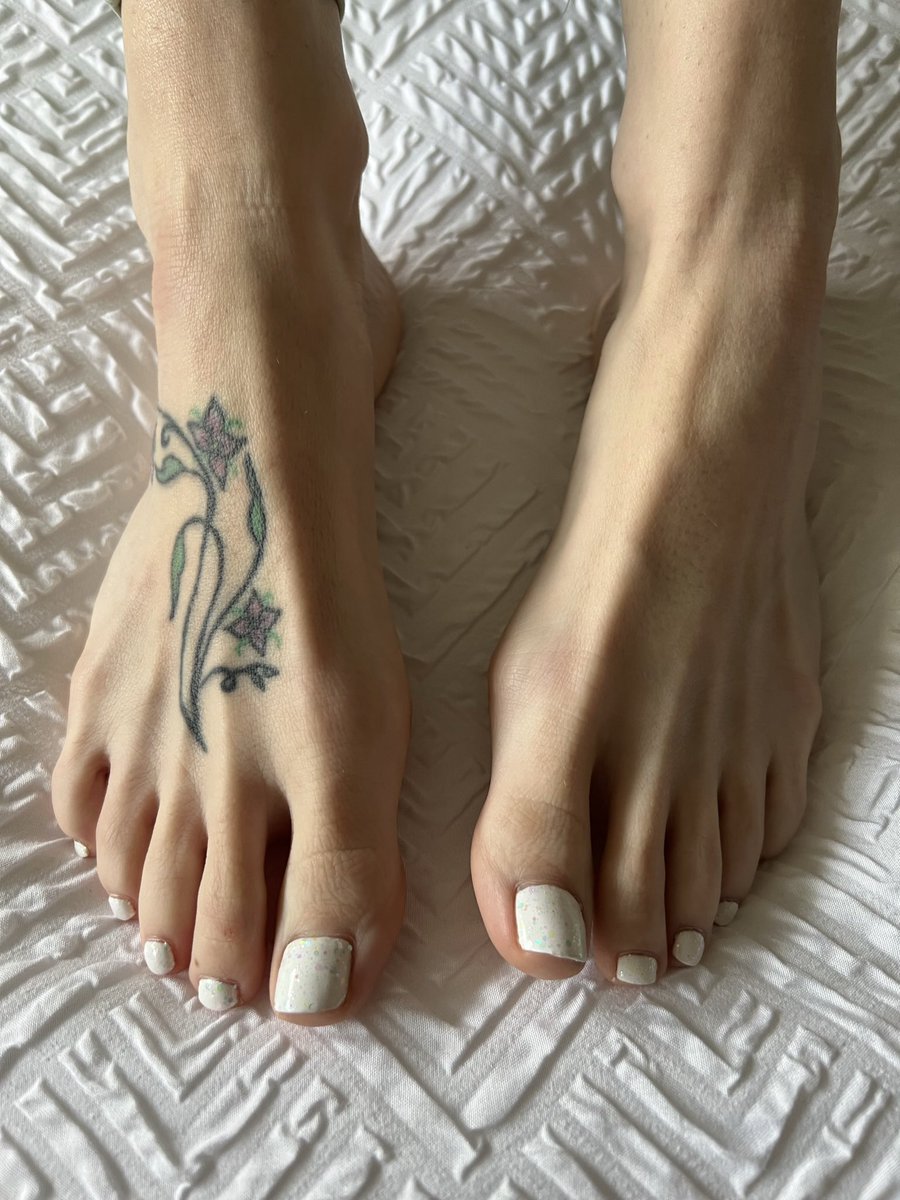 thefootlover01's tweet photo. T0ESDAY ENGAGEMENT THREAD 🧵 

Theme: T0ES
   
ALL content creators! Post a pic of your T0ES! advertise yourself . 

Most importantly👇

FELLAS don’t be cheap TIP your models! Follow+RT+Subscribe All Ladies

LIKE &amp; RT
NO LINKS ❌

Model: @myprettyfeet696 https://t.co/Me2W6FDuKa
