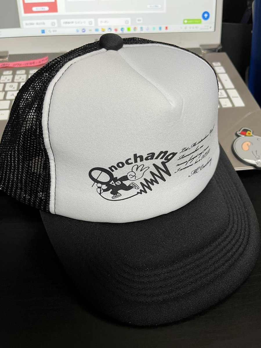 thefoo_ryo's tweet photo. コレも買っちゃうよね〜🧢

#Onochangなりきりグッズ https://t.co/c9MYqSOl5v