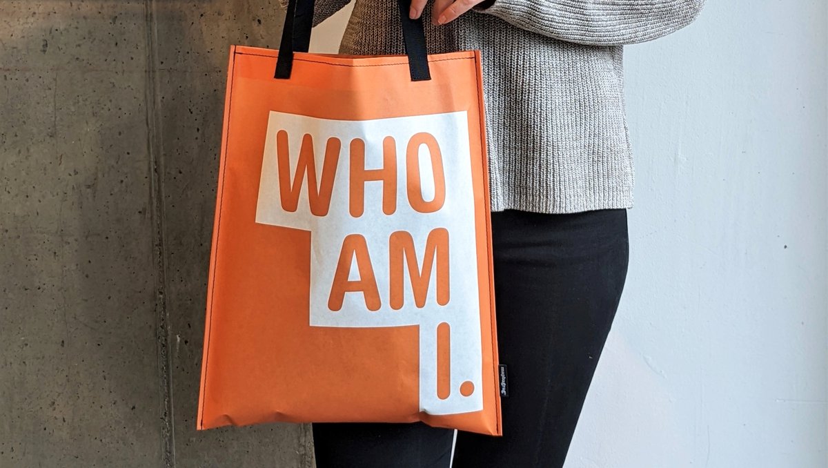 mapbagrag's tweet photo. 🧡 Auf zum DOK.fest ! 🎬️ Für das spannende Dokumentarfilmfestival in München haben wir diese Taschen aus PAPTIC® angefertigt.
⁠
#mapbagrag #taschenmanufaktur #wrinkleflatbags #festivaltaschen #b2b #DOKfest2023 #filmfestival #merchandise #nachhaltig #fair #paptic #recycelbar⁠ https://t.co/X3A8wQf0nX