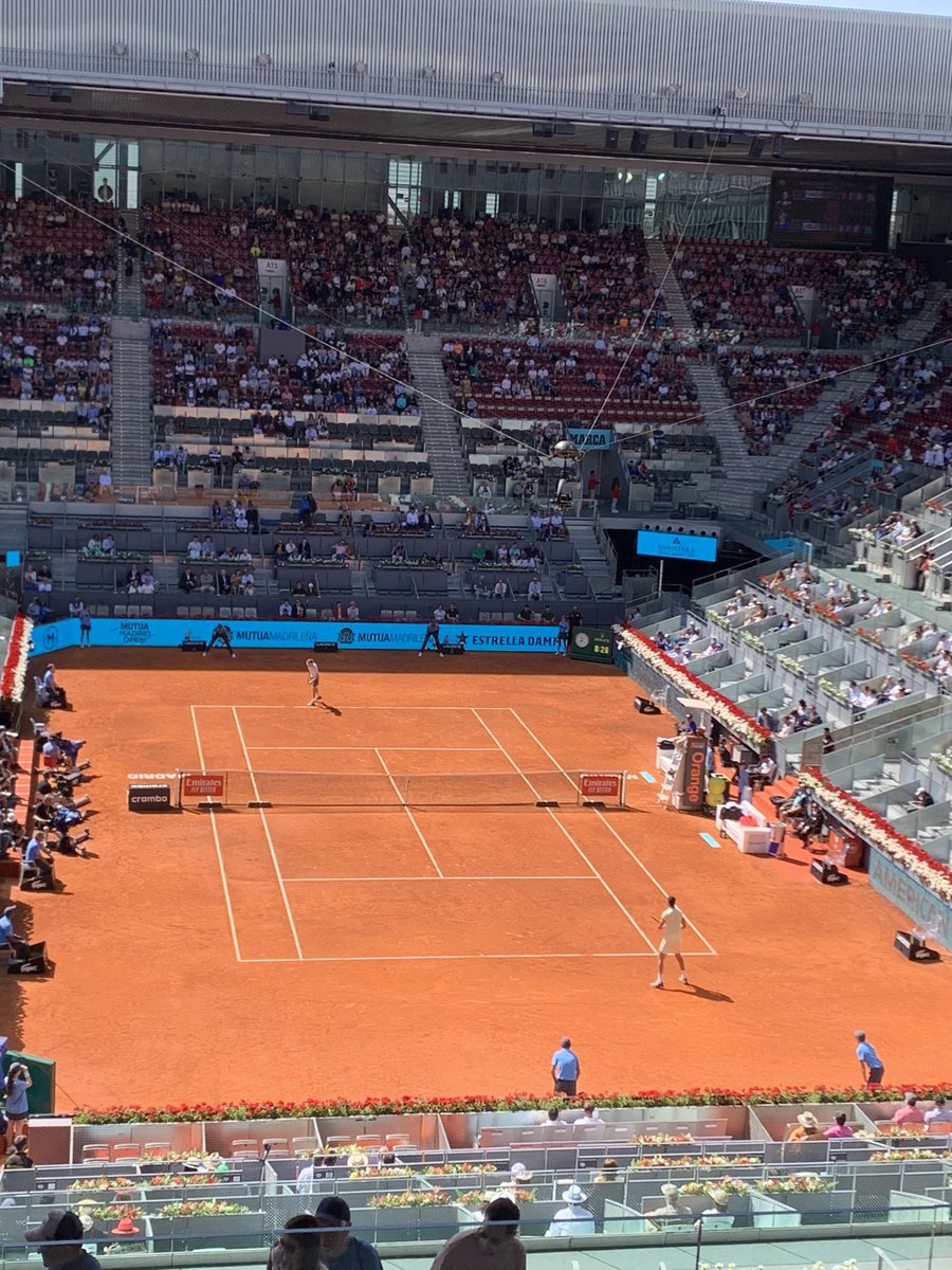 Víctor Aznar (@vaznar) on Twitter photo Detalles interesantes de algunos clientes 🎾👟
<a href="/BedisruptiveEs/">BeDisruptive España</a> <a href="/Carlos_Arias/">Carlos Arias</a> <a href="/MutuaMadridOpen/">#MMOPEN</a> #mutuamadridopen #OpenMadrid Detalles interesantes de algunos clientes 🎾👟
<a href="/BedisruptiveEs/">BeDisruptive España</a> <a href="/Carlos_Arias/">Carlos Arias</a> <a href="/MutuaMadridOpen/">#MMOPEN</a> #mutuamadridopen #OpenMadrid