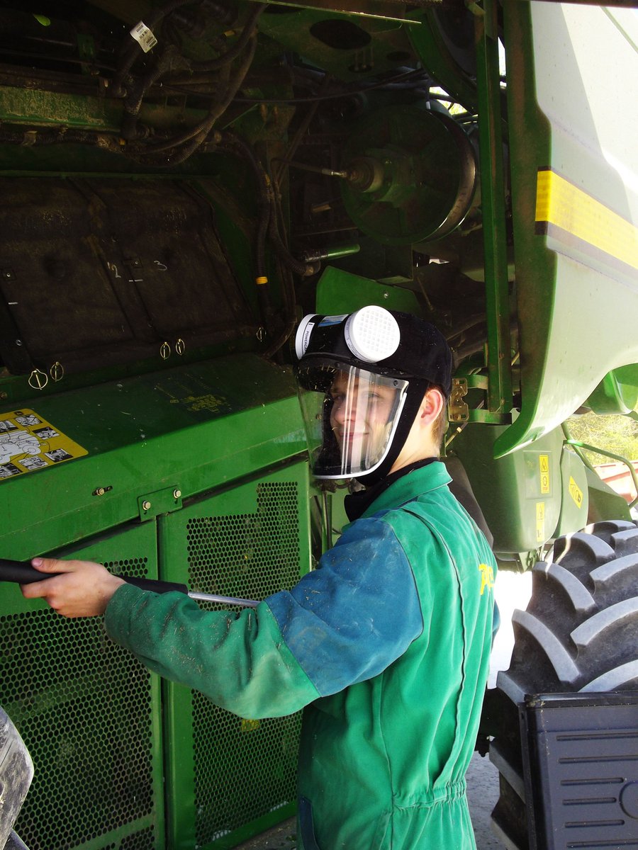 AxeEnv's tweet image. Vous êtes équipé pour la reprise de la saison ? ✔️ Comment vous protégez-vous contre les poussières ? 👉 Pensez à la Powercap®

#epi #casquetteventilée #powercap #agriculture #viticulture #mondeagricole #agriculteur #viticulteur