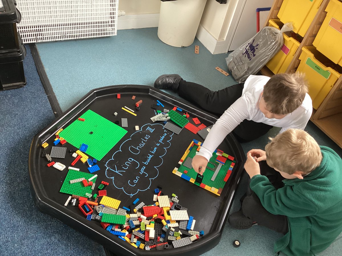 nylandcampus's tweet photo. Could you make the King & Queen a palace or a carriage? Tuff tray challenges that support fine motor skills #tufftraytuesday #Coronation #SEMHSchool https://t.co/83MkLtzopw
