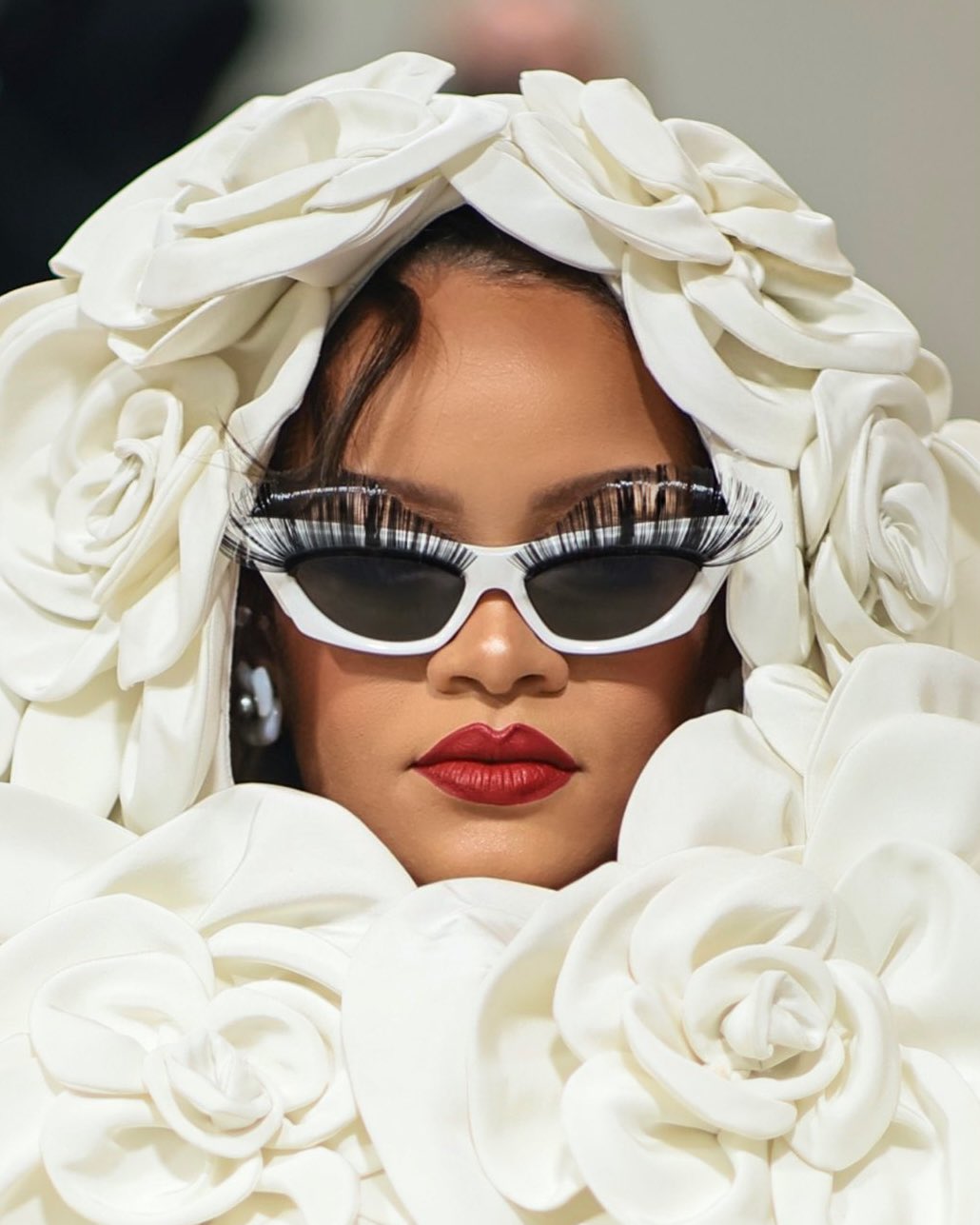 Rihanna dolce and gabbana top sunglasses