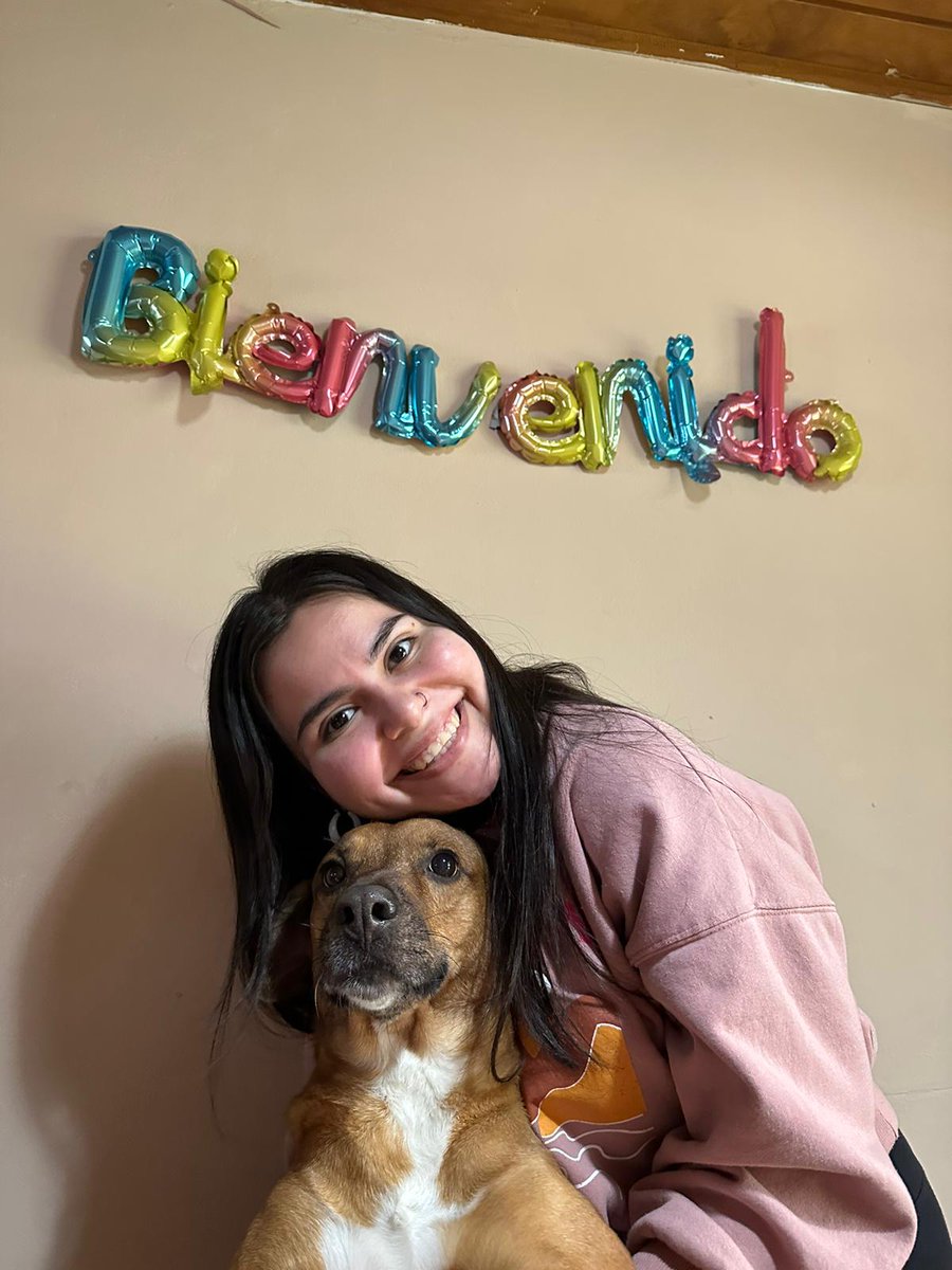 arturoparra's tweet photo. #despiertaconchv 
Muy buenos días gran dupla ... Les comparto foto de mi hija menor que ayer regreso de su beca de estudios en Canadá . Saludos. Ya camino a mi escuela . https://t.co/wlQV4shYON