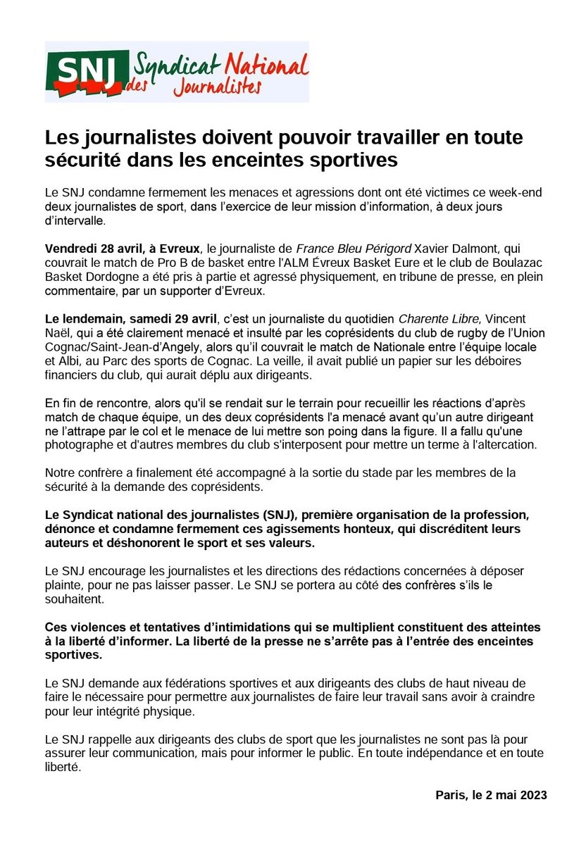 SNJ_national's tweet photo. Deux agressions en 2 jours dans des enceintes sportives... LAISSEZ les #journalistes de sport TRAVAILLER ! 
🏀 🏈 ⚽️ 
Le SNJ rappelle aux supporters et dirigeants des clubs pros que les journalistes ne sont pas là pour faire leur com' 😠 
@UJSFoff 
https://t.co/PQRoU1kTmU https://t.co/oYjFVOy2r4
