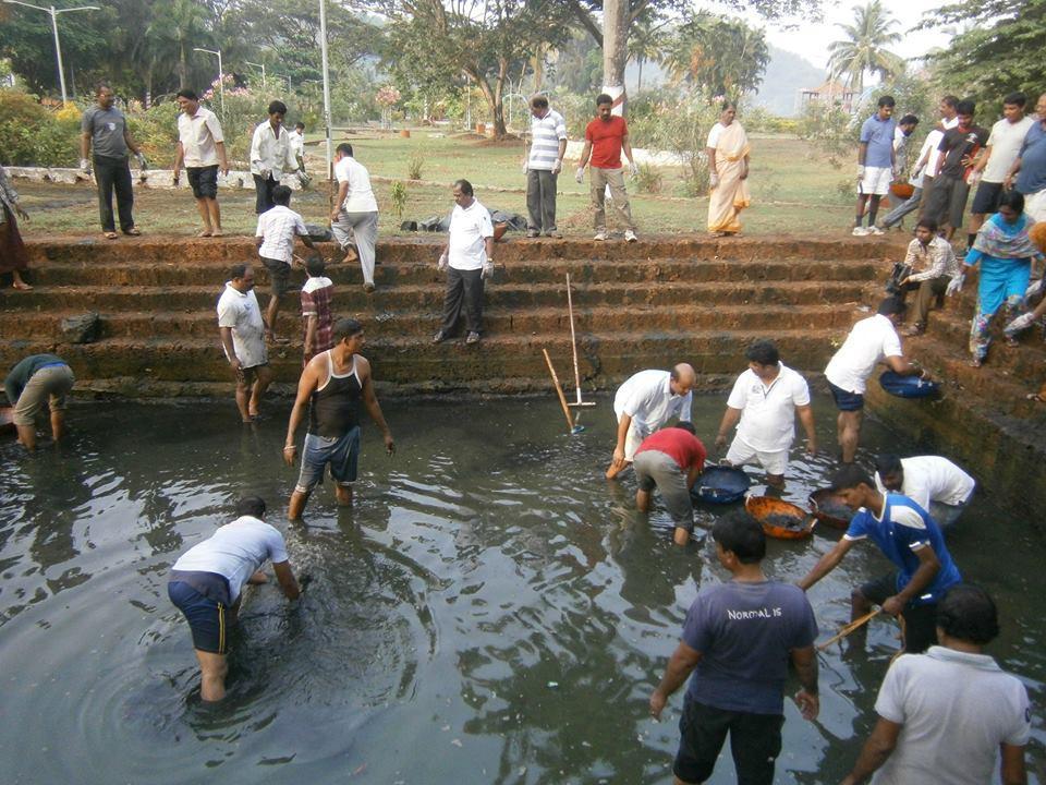 Bluedent4's tweet photo. @narendramodi  @PMOIndia  Wel come to Ankola.
 PAHARE Vedike of karwar is doing swachata from January 3,2015 continuously. It is the only organisation in our country which conducted swachata for long time. Sir, You can refer the same in Ankola in your speech. https://t.co/EVSW8g8uGe