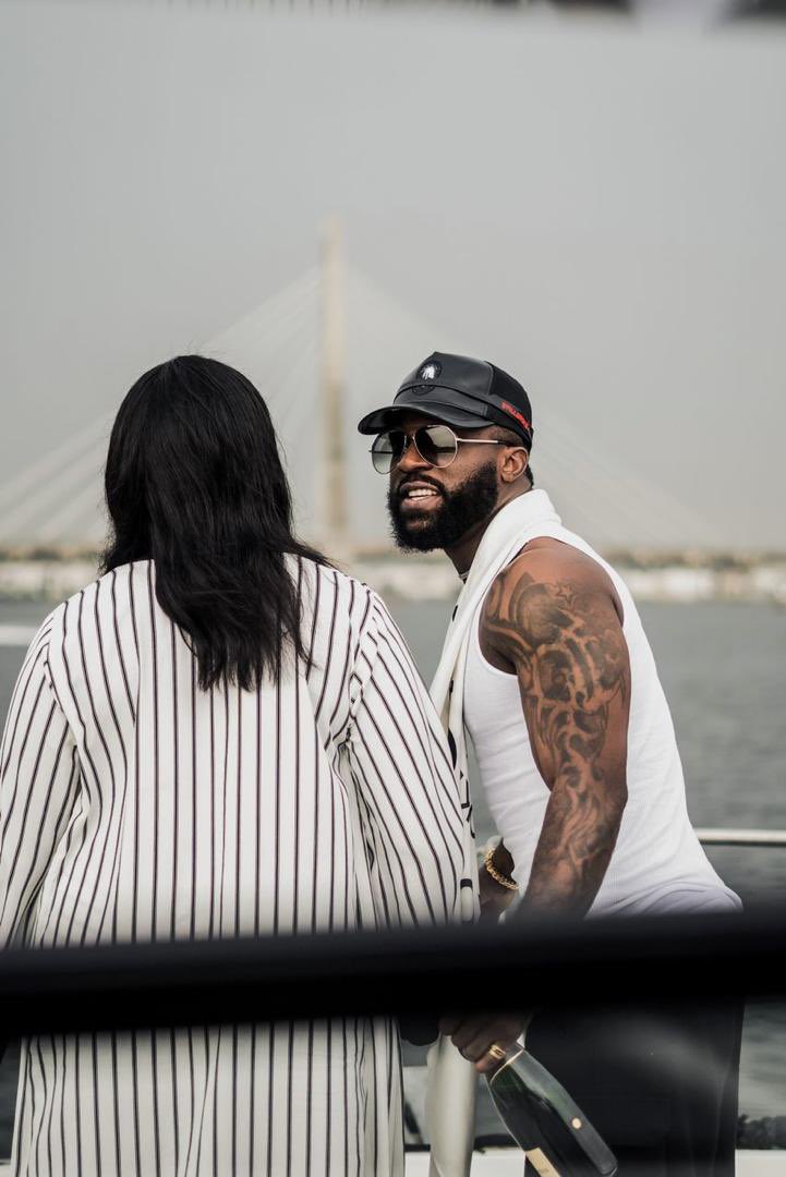 You all remember how it started 2 Sundays ago when I sighted an amazing girl at Davido's Timeless concert. She was eyeing me throughout my performance , I couldn’t forget her beautiful smile and I tweeted about it.
