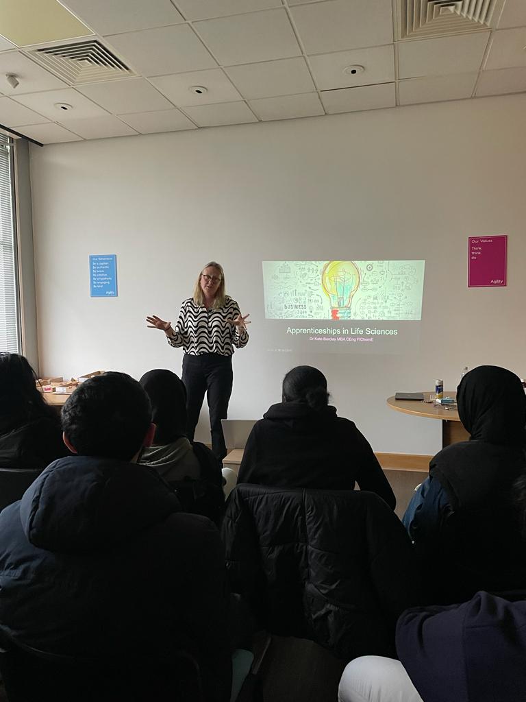 Prof. Claire Thompson tweet media