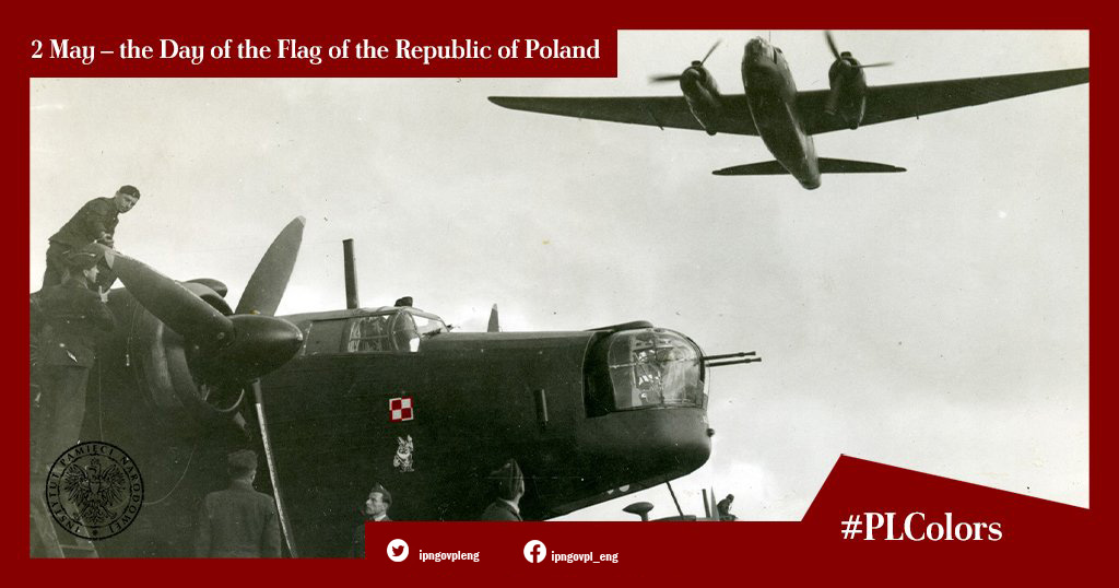ipngovpl_eng's tweet photo. Pilots and ground personnel of the No. 300 Polish "Land of Masovia" Bomber Squadron standing by a Vickers Wellington Mk. X at the RAF base in Hemswell (Lincolnshire).📷Photo: #IPNArchive #PLColors https://t.co/JNhthQYHQw