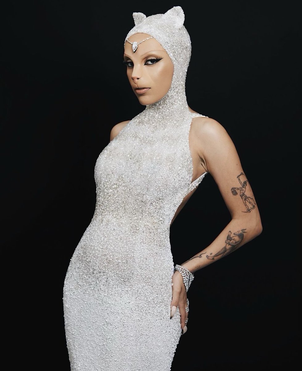 SonyMusicIre's tweet photo. MET Monday looks 🤩 @DojaCat @LilNasX @Labrinth @asvpxrocky  #MetGala2023  #metgala https://t.co/KcDP7uqJSo