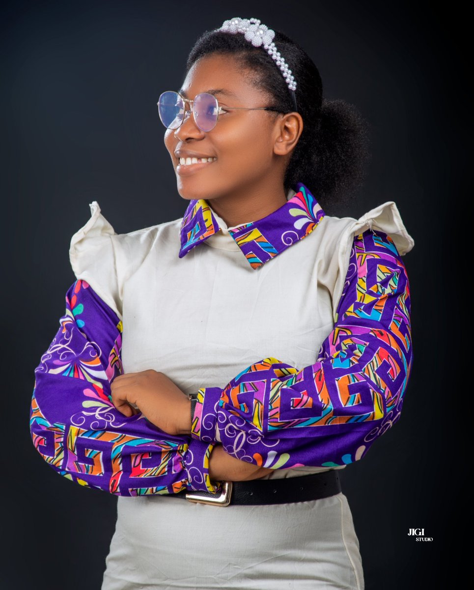 Toplady0001's tweet photo. April photo dump. 
It was a privilege to celebrate another year in April. 
I am grateful for the miracle of existence. 

MAY, I am excited to embrace you because a star is about to shine. 
I know it is not too late to say Happy New Month 

Kingdom Queen. https://t.co/CFAXA7GglK