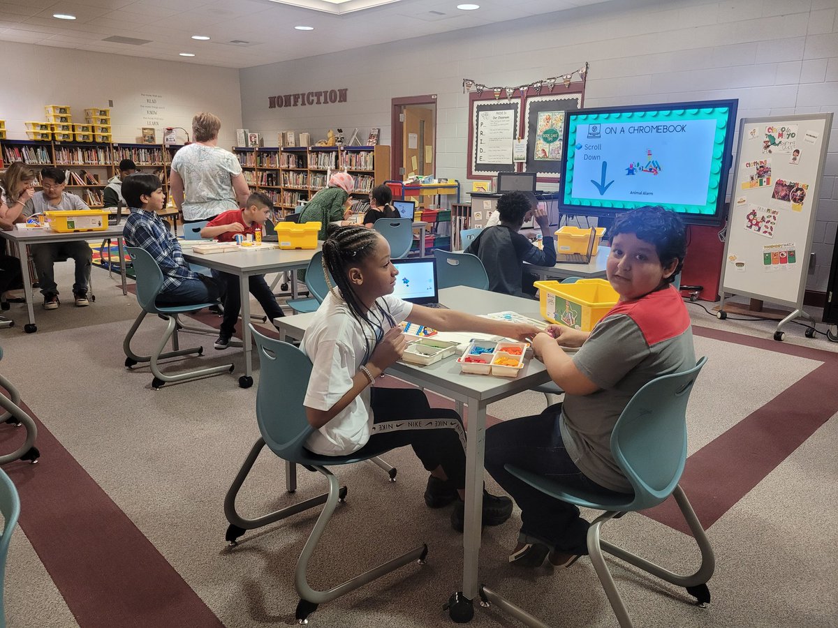 5th grade Lego Robotics in the Media Center.  #MC #ITF #STEM #ONEGibson <a href="/ccrussell717/">Cynthia C Russell</a> <a href="/GibsonGrizzlies/">Gibson Elementary</a>