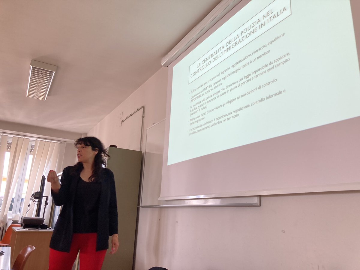 #polizia, #migranti, #confini interni. Seminario con Giulia Fabini <a href="/Ssqc_online/">SSQC</a> a <a href="/unibait/">Uniba.it Aldo Moro</a>