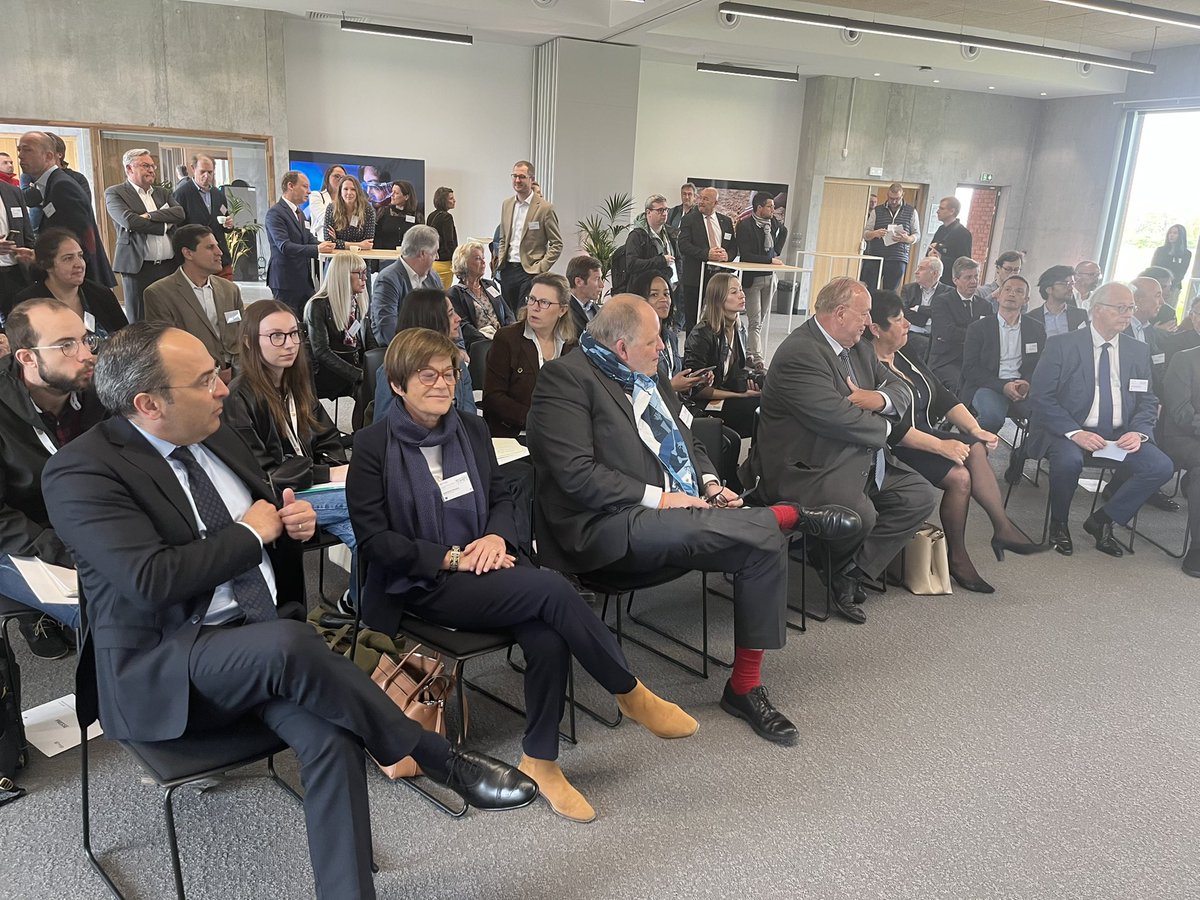 DAUBRESSE_MP's tweet photo. Inauguration du nouveau campus #Lesaffre #Fermantis, symbole du savoir-faire et de l’innovation d’une entreprise exceptionnelle qui a participé au développement de notre territoire sur le site GMM où j’ai beaucoup travaillé comme conseil du groupe avant d’être élu député ! https://t.co/bTMexhA8hP