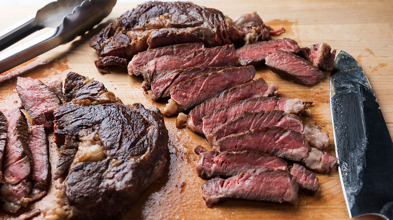 fleroy1974's tweet photo. Left: "meat", from a cow
Right: "redefined meat", from a 3D printer https://t.co/QubNydF4X7