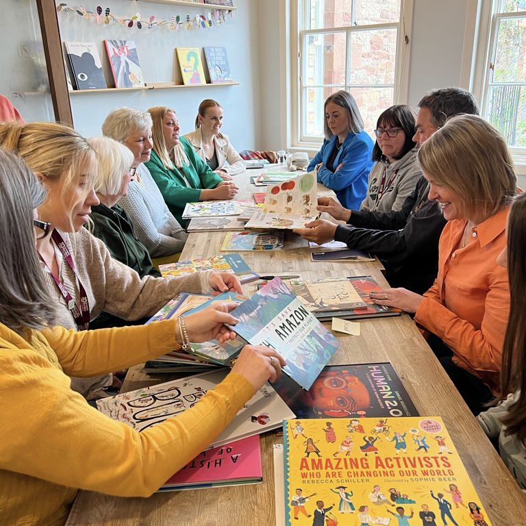 mainstreethare's tweet photo. What a wonderful sight - school teachers getting to select new books for their pupils π₯°
Thank you @stpetersgala for visiting & we hope all of the children enjoy their fantastic new collection of books!
#mainstreetbooks @SBCLiteracy @SBCEducation1 #readingismagic https://t.co/qfD3CBwBTL