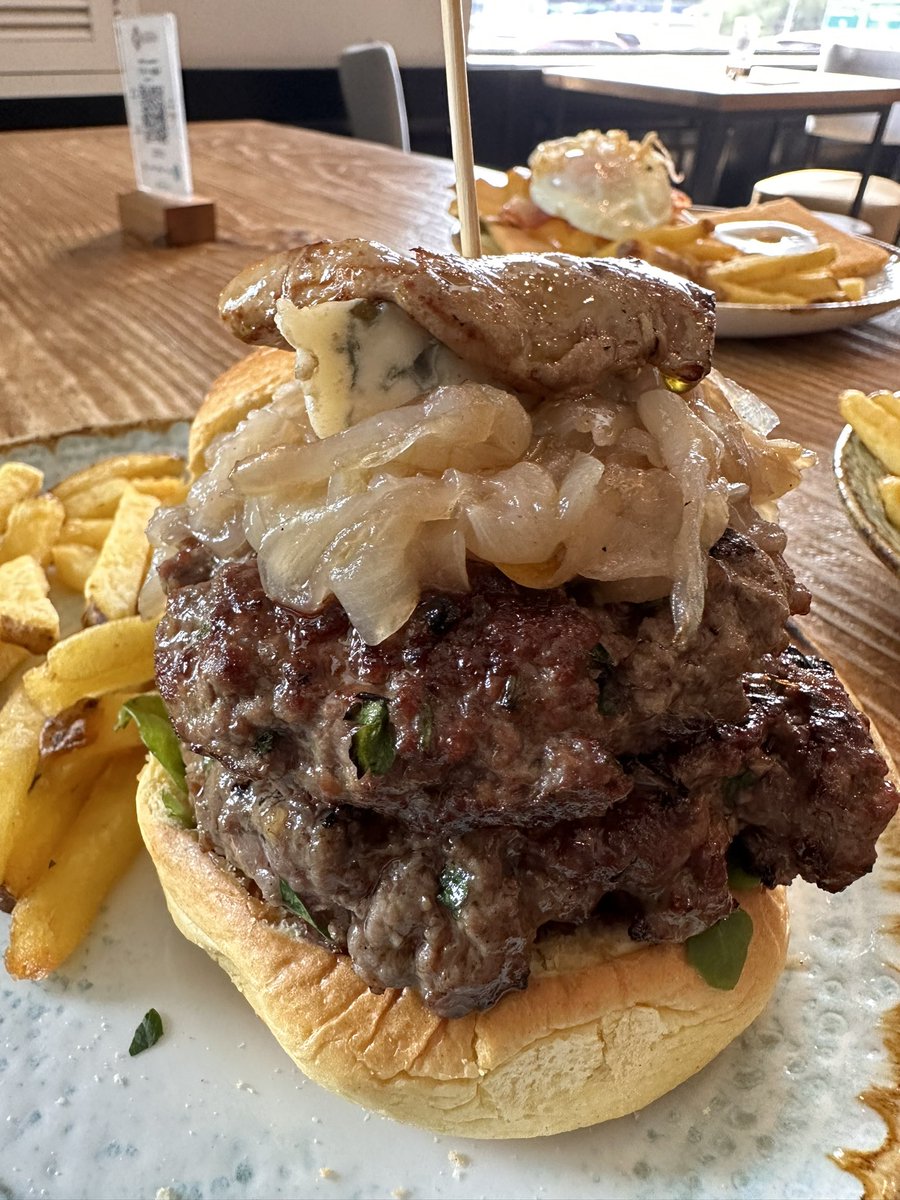 Hoy Martes abrimos Queen, reseva en nuestra terraza <a href="/Queenburgergour/">QueenBurgergourmet</a> <a href="/mediasetcom/">Mediaset España</a> <a href="/fabricatele/">LaFabricaTV</a> <a href="/TablasDigital/">Las Tablas Digital 🇪🇦 🇪🇺🇺🇦🇻🇪</a> <a href="/paulastablas/">lastablas</a>