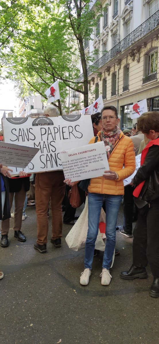 ✌️"Sans papiers mais pas sans droits !" 
Beaucoup de monde et de motivation pour que les personnes étrangères aient accès à leurs #droits
#bougetapref

<a href="/lacimade/">La Cimade</a> <a href="/Csp_69/">Collectif Des Sans Papiers Lyon CSP69</a> <a href="/SoutiensCroix/">Collectif Soutiens/Migrants Croix-Rousse</a> <a href="/LDH_Fr/">LDH France</a> @Avocatslyon <a href="/bougetapref69/">bougetapref69</a>