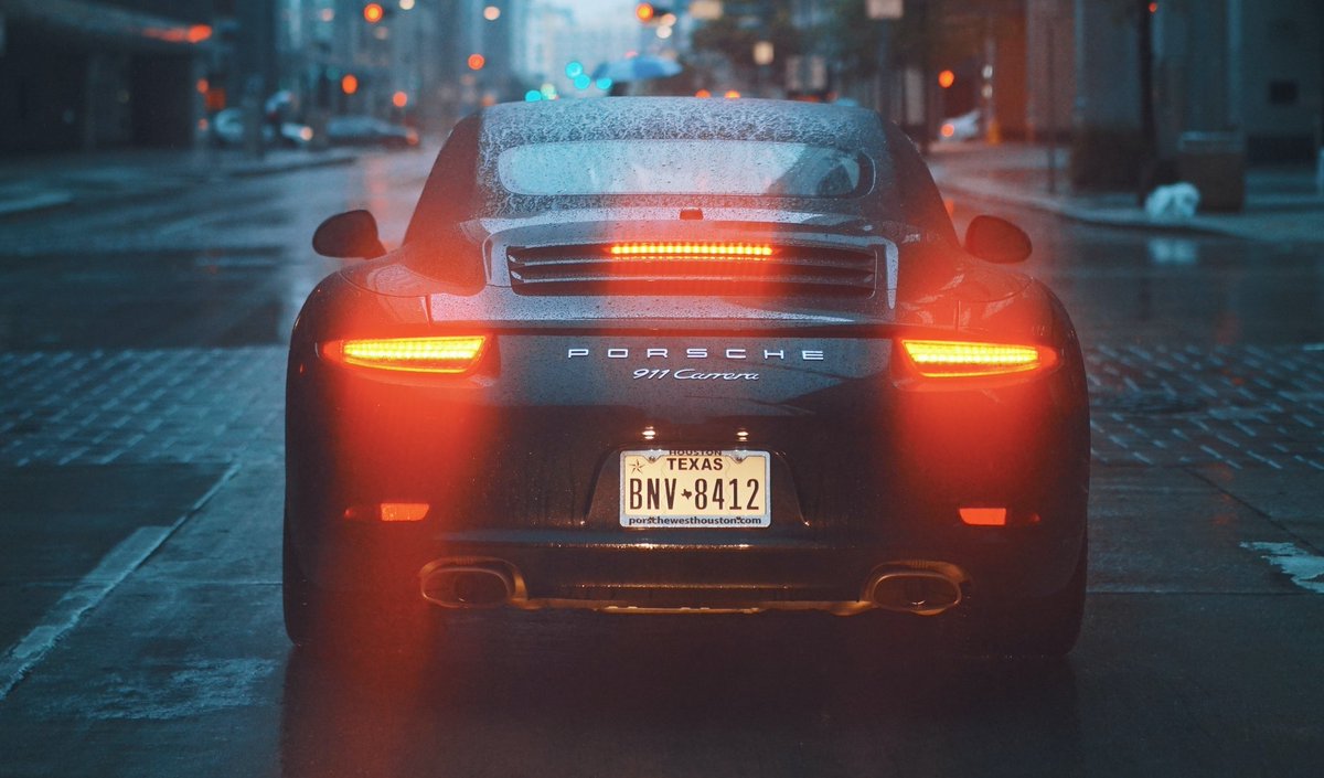 maakdesigner's tweet photo. #Porshe 🔥🔥🔥
#Porshe911Carrera #Porsche911 #Carrera #PORSCHEMOTORSPORT #Automotive #Cars #PorscheMuseum 
#AutomotivePhotography
#CarEnthusiast #Carlife
#Driving #AutoNews 
#CarReviews #Motorsports
#Racing #ClassicCars
#vintagecars https://t.co/yp12wV1LYP